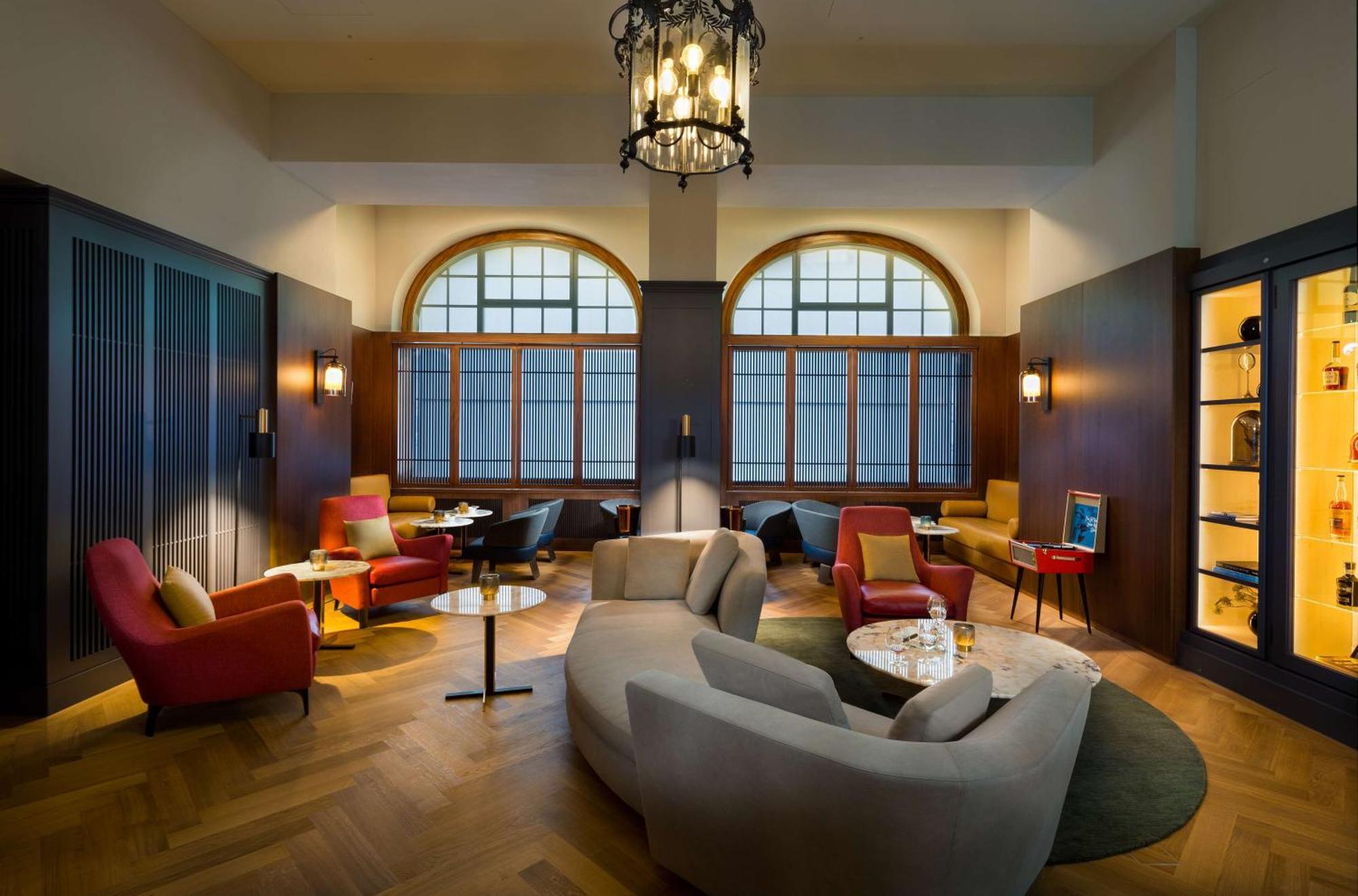 Kempinski Palace Hotel 5*